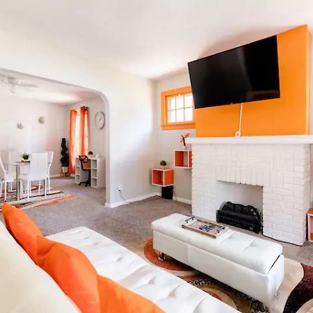 Villa La Naranja Retreat - Cozy Duplex Near Downtown With Parking, 300 Mb Wifi & Self Check In à Cleveland Extérieur photo