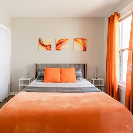 Villa La Naranja Retreat - Cozy Duplex Near Downtown With Parking, 300 Mb Wifi & Self Check In à Cleveland Extérieur photo