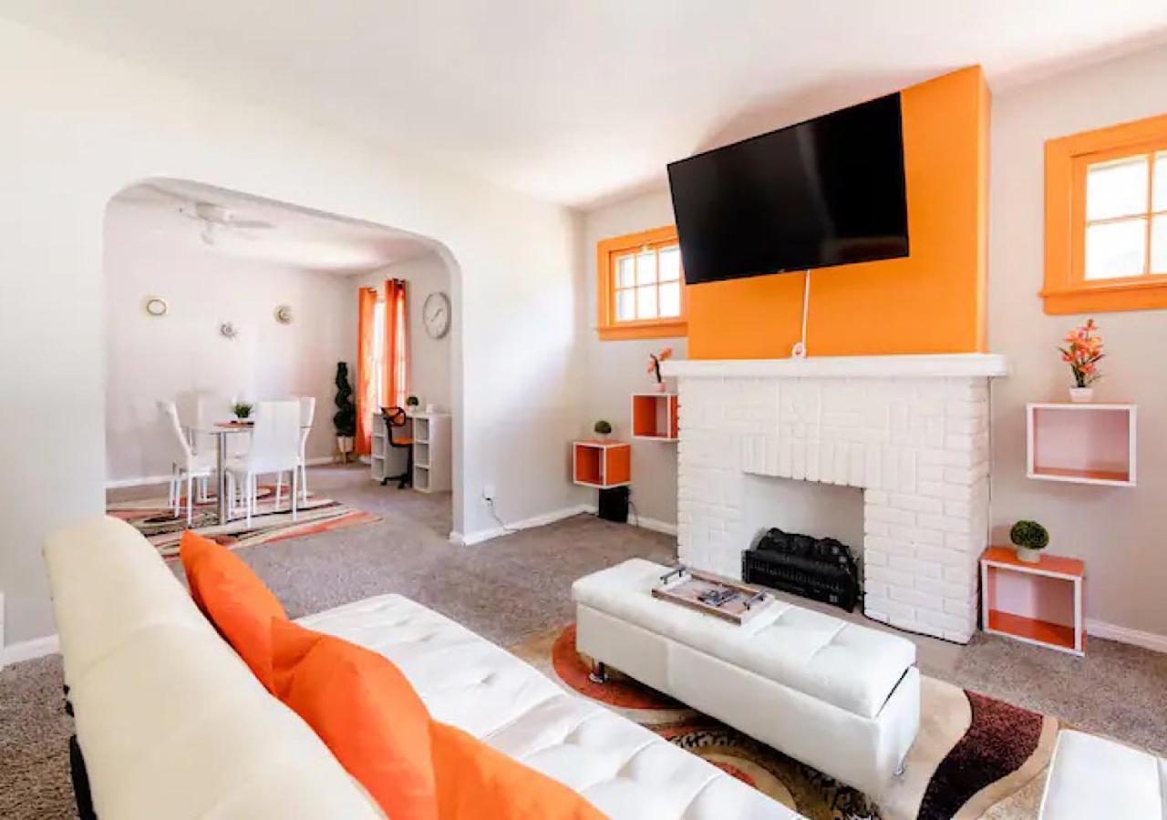 Villa La Naranja Retreat - Cozy Duplex Near Downtown With Parking, 300 Mb Wifi & Self Check In à Cleveland Extérieur photo