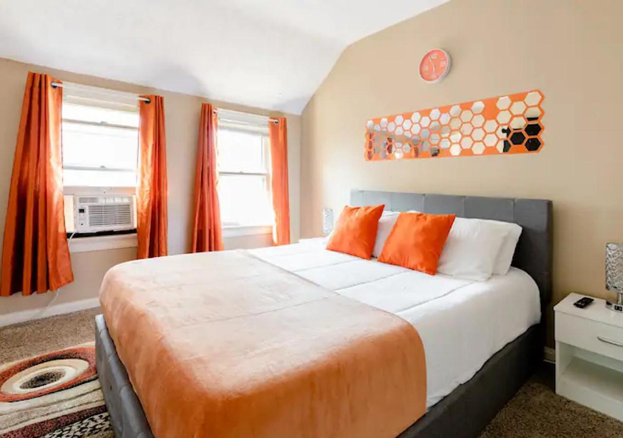 Villa La Naranja Retreat - Cozy Duplex Near Downtown With Parking, 300 Mb Wifi & Self Check In à Cleveland Extérieur photo