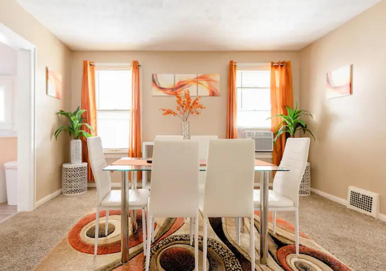 Villa La Naranja Retreat - Cozy Duplex Near Downtown With Parking, 300 Mb Wifi & Self Check In à Cleveland Extérieur photo