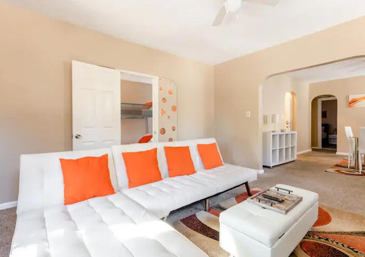 Villa La Naranja Retreat - Cozy Duplex Near Downtown With Parking, 300 Mb Wifi & Self Check In à Cleveland Extérieur photo