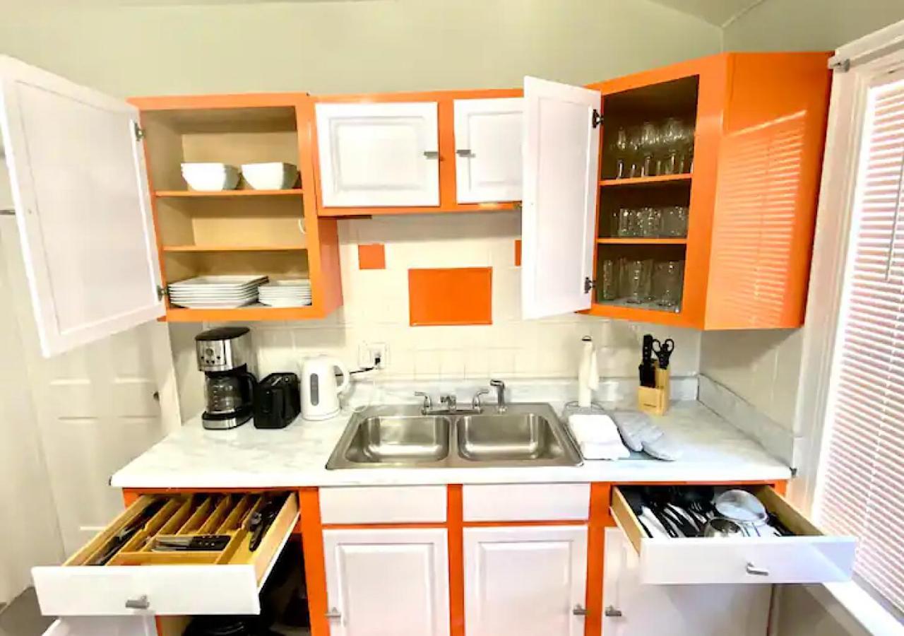 Villa La Naranja Retreat - Cozy Duplex Near Downtown With Parking, 300 Mb Wifi & Self Check In à Cleveland Extérieur photo