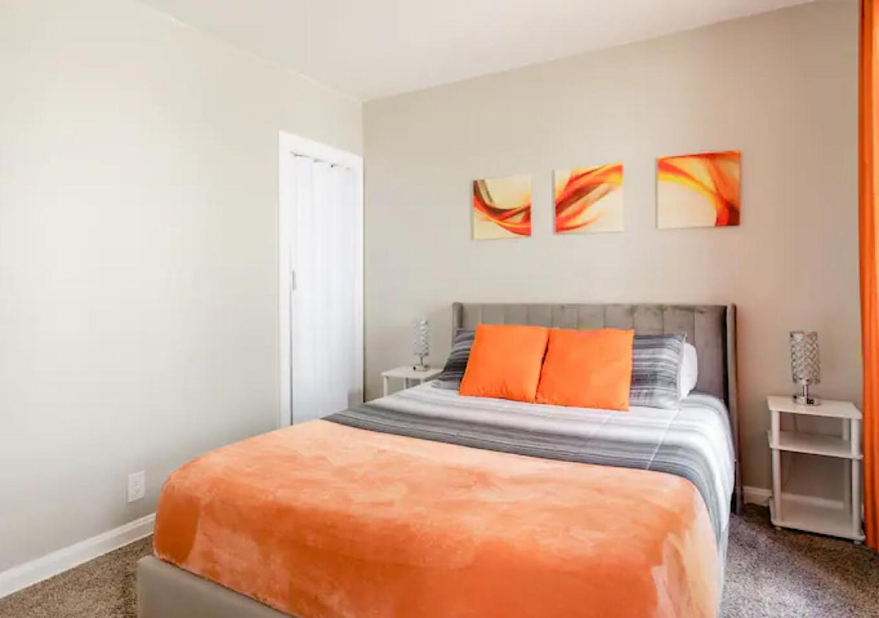 Villa La Naranja Retreat - Cozy Duplex Near Downtown With Parking, 300 Mb Wifi & Self Check In à Cleveland Extérieur photo