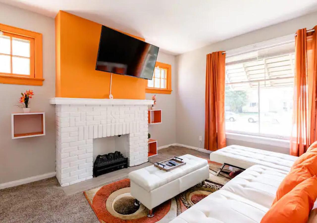 Villa La Naranja Retreat - Cozy Duplex Near Downtown With Parking, 300 Mb Wifi & Self Check In à Cleveland Extérieur photo