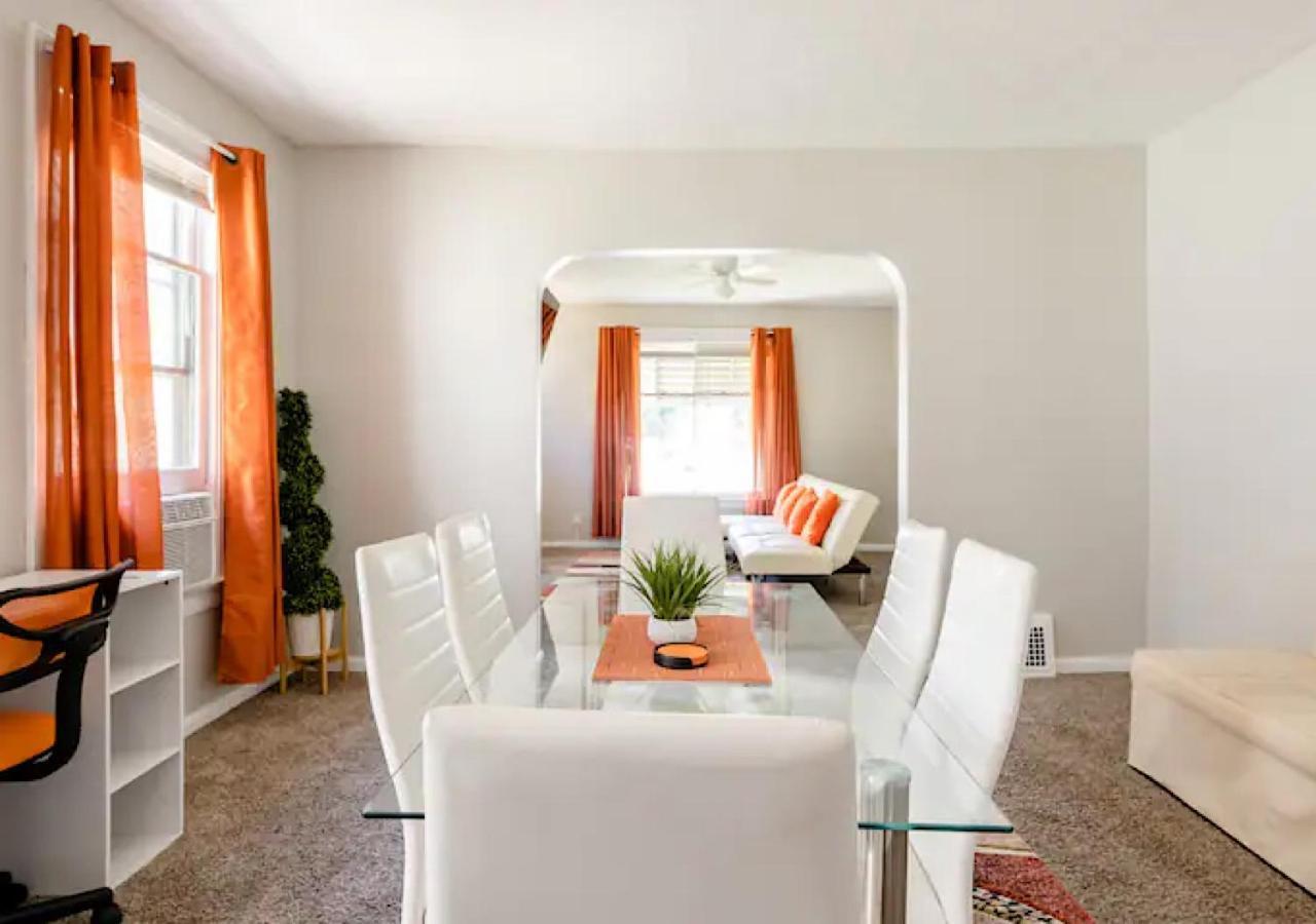 Villa La Naranja Retreat - Cozy Duplex Near Downtown With Parking, 300 Mb Wifi & Self Check In à Cleveland Extérieur photo