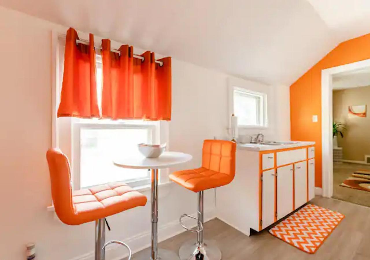Villa La Naranja Retreat - Cozy Duplex Near Downtown With Parking, 300 Mb Wifi & Self Check In à Cleveland Extérieur photo