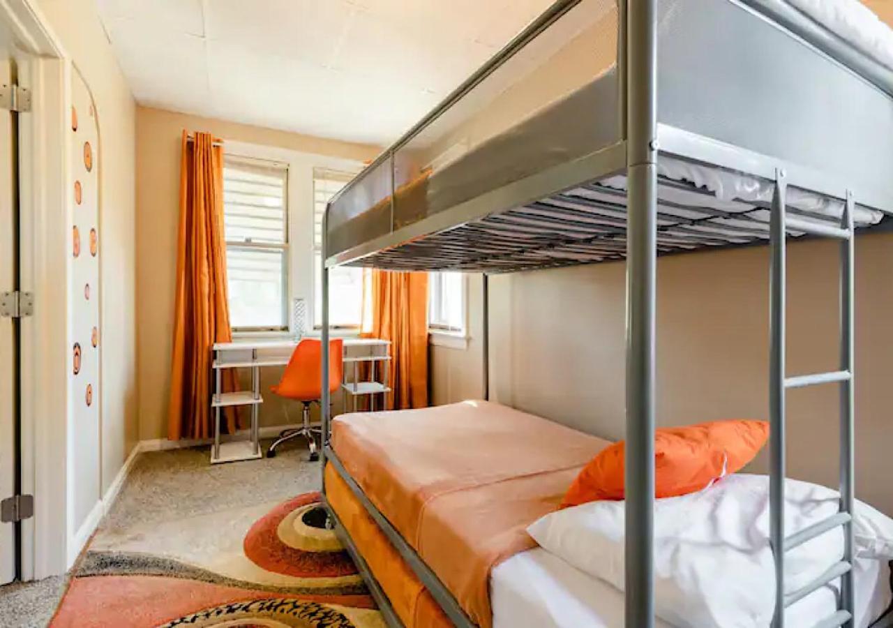 Villa La Naranja Retreat - Cozy Duplex Near Downtown With Parking, 300 Mb Wifi & Self Check In à Cleveland Extérieur photo