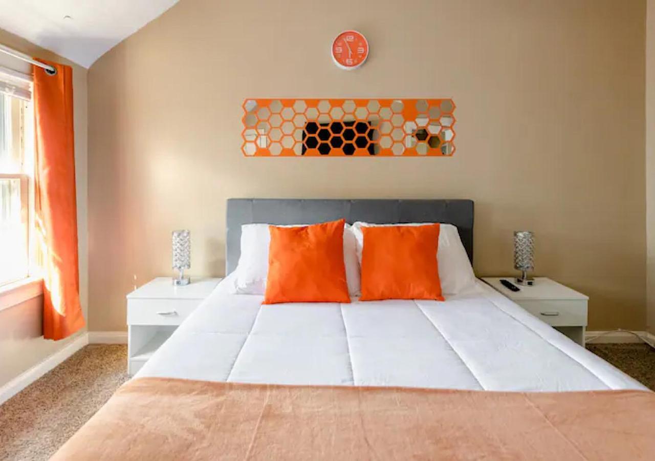 Villa La Naranja Retreat - Cozy Duplex Near Downtown With Parking, 300 Mb Wifi & Self Check In à Cleveland Extérieur photo